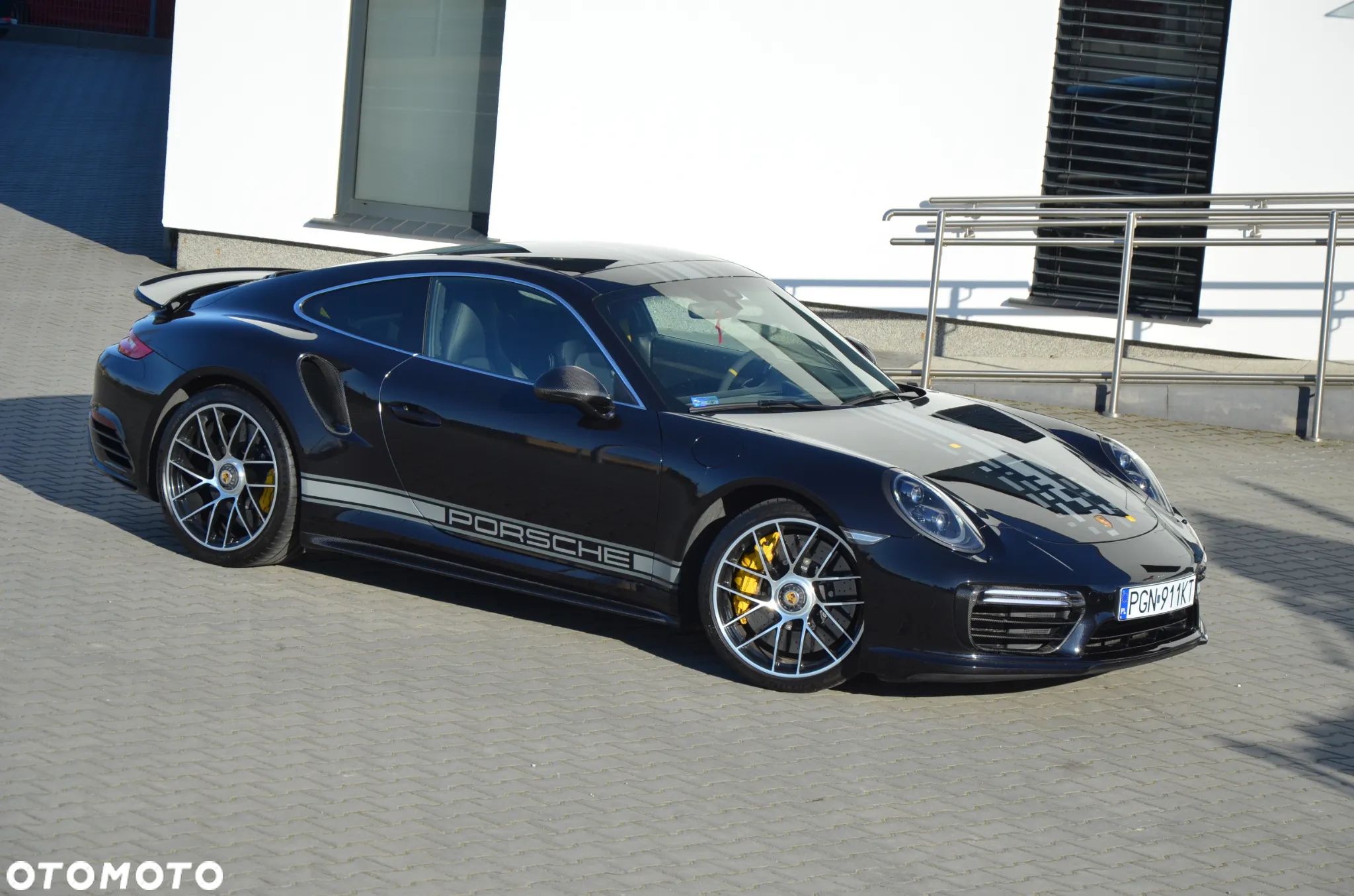 Porsche 911 Turbo S - 1