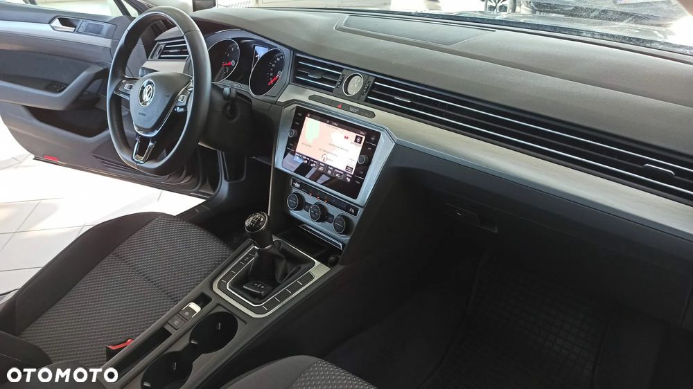 Volkswagen Passat 2.0 TDI BMT Comfortline - 8