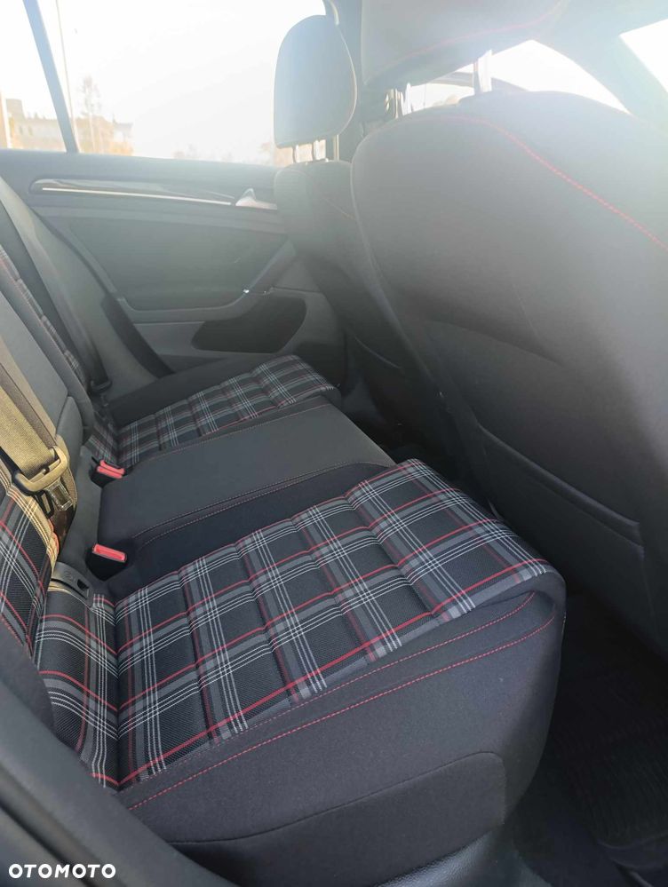 Volkswagen Golf 2.0 TSI BMT GTI - 28