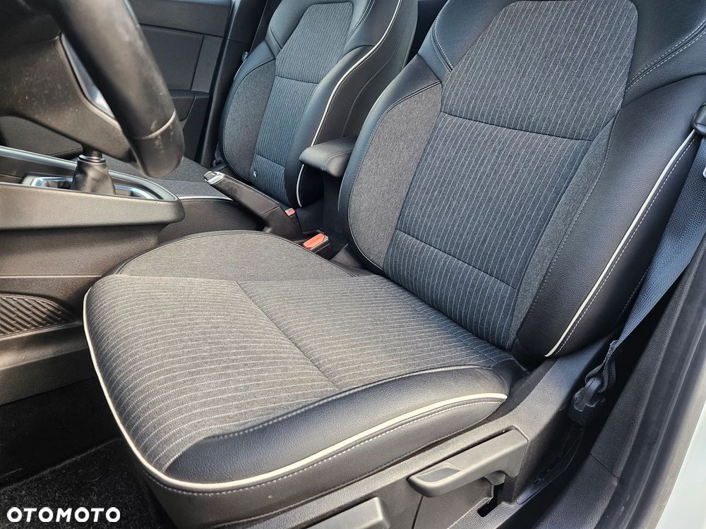 Renault Clio TCe 100 INTENS - 38