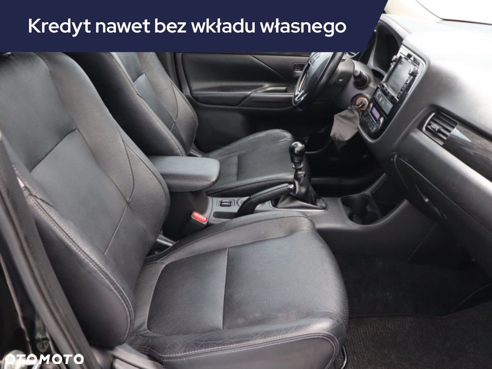 Mitsubishi Outlander - 11