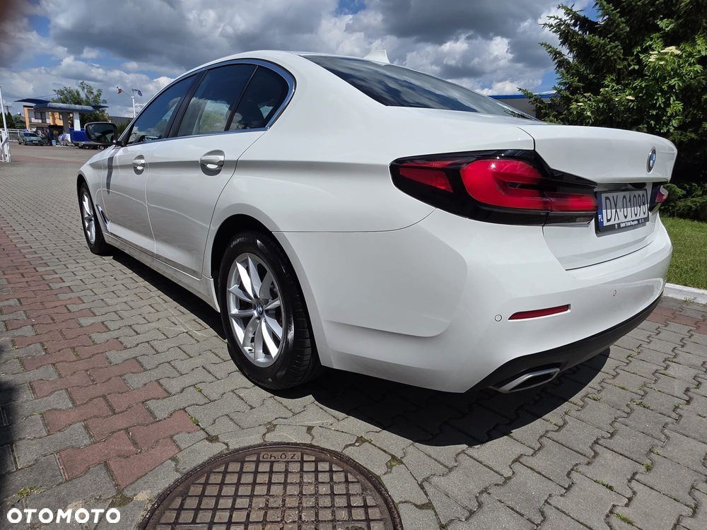 BMW Seria 5 518d mHEV - 4