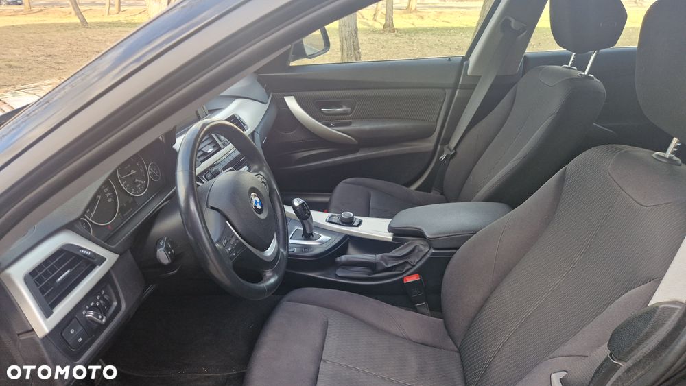 BMW 3GT 320i GPF Business Edition - 10