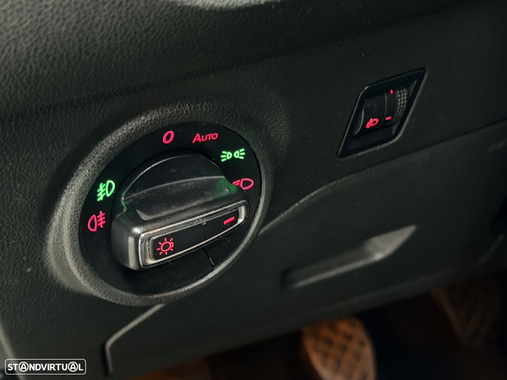 SEAT Leon 1.6 TDI DPF S&S Style - 16