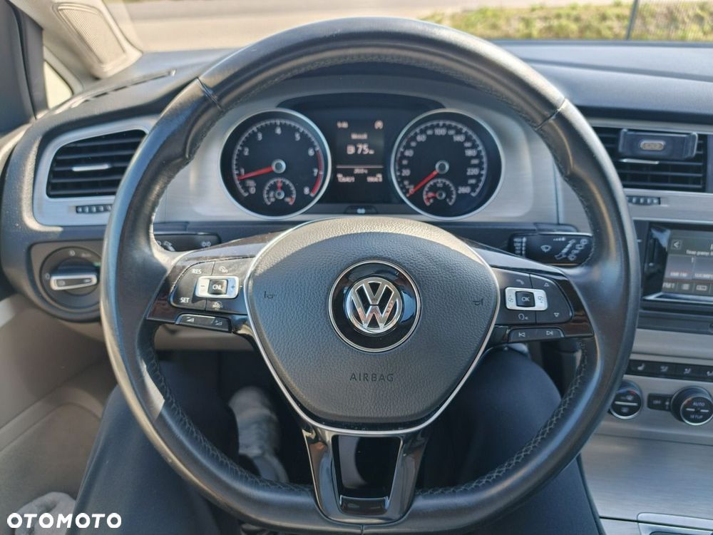 Volkswagen Golf - 31