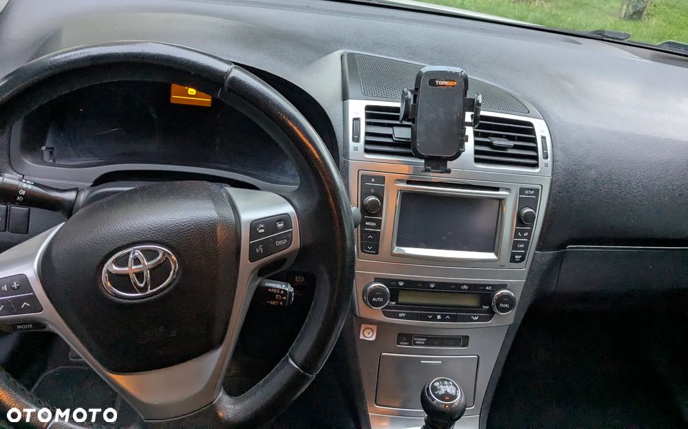 Toyota Avensis 2.0 Sol - 8