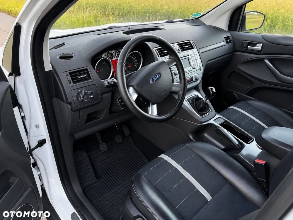 Ford Kuga 2.0 TDCi 4x4 Titanium - 10