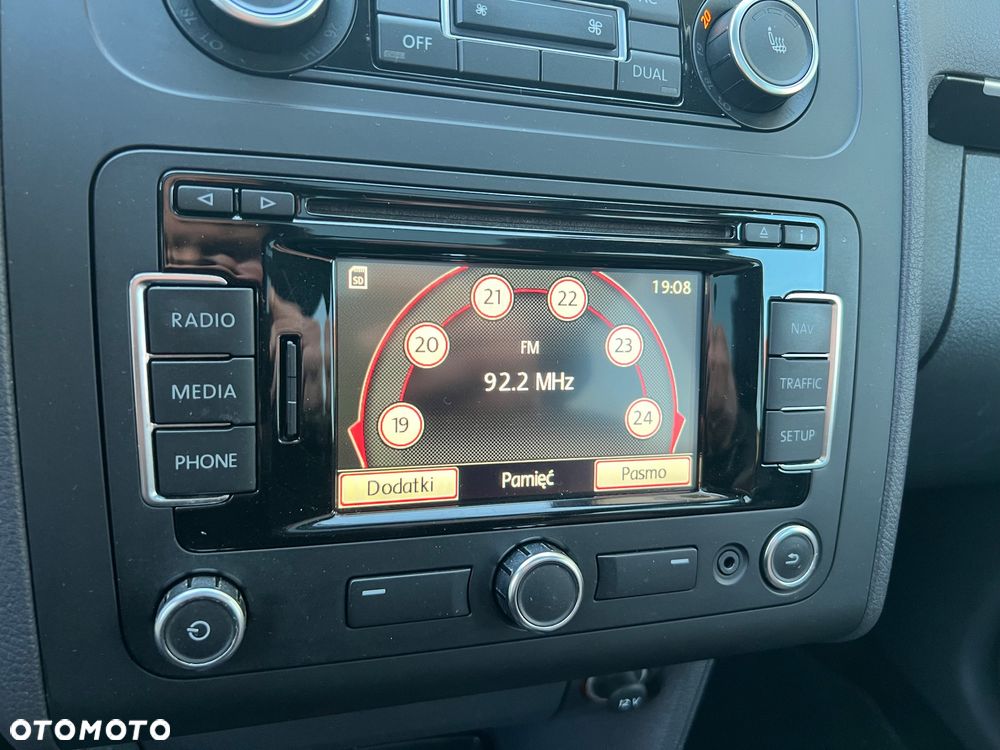 Volkswagen Touran 1.6 TDI DPF BlueMotion Technology Highline - 18