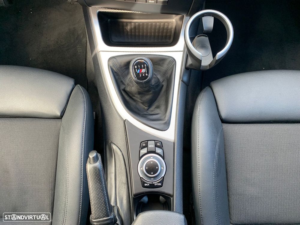 BMW 118 d Pack M - 28