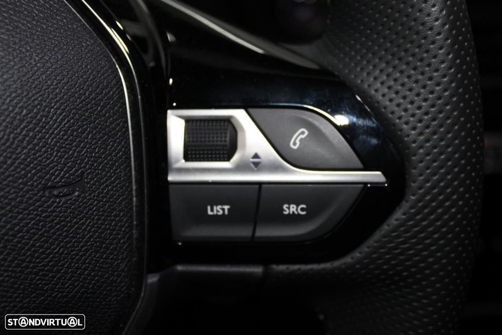 Peugeot e-2008 54 kWh GT - 16