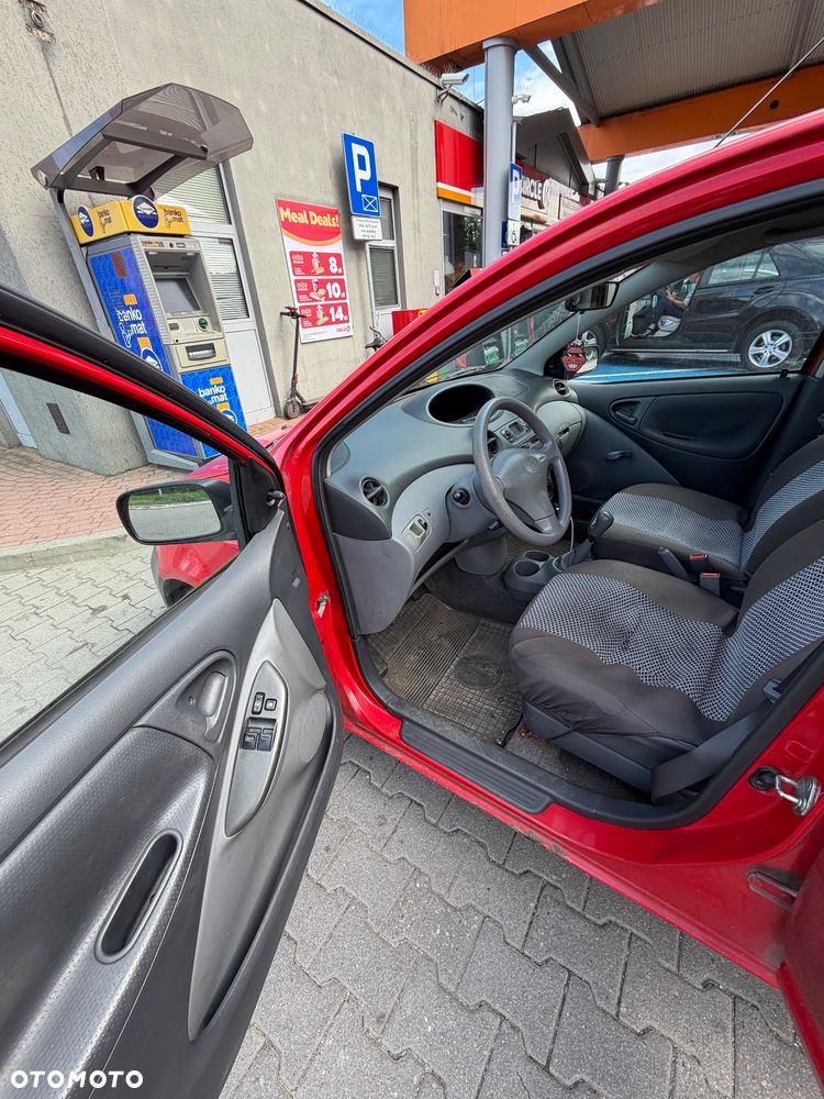 Toyota Yaris 1.0 Base - 2