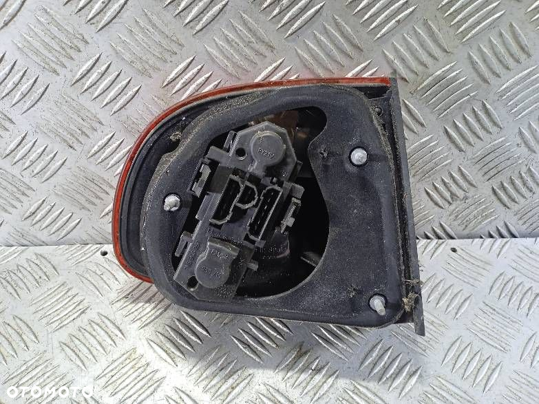 LAMPA PRAWA TYLNA SEAT TOLEDO 2 - 2