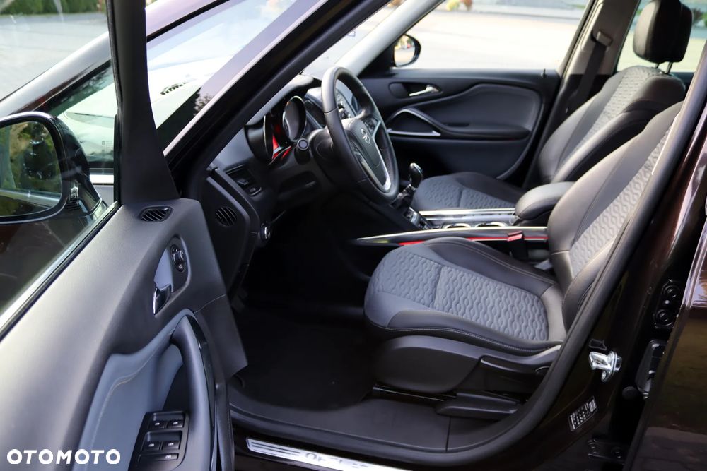 Opel Zafira 1.4 T Cosmo EcoFLEX S&S EU6 - 19