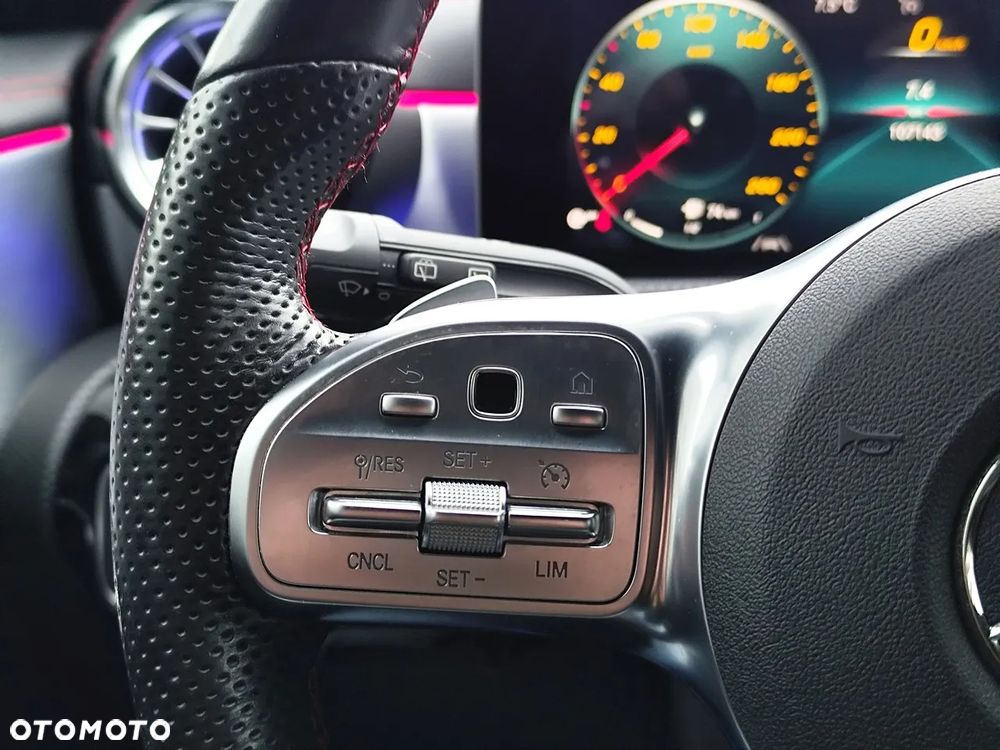 Mercedes-Benz CLA 200 Progressive 7G-DCT - 20