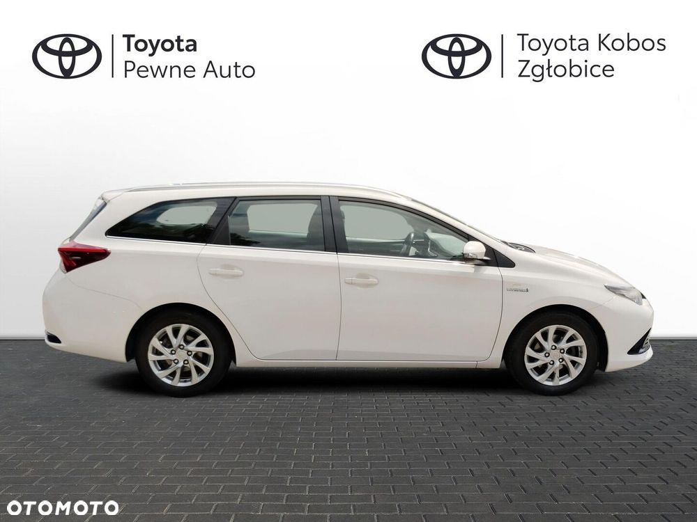 Toyota Auris Hybrid 135 Premium - 6