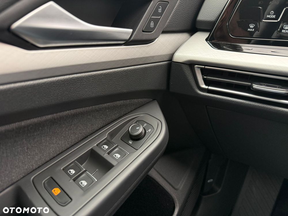 Volkswagen Golf 1.5 TSI EVO Life - 25