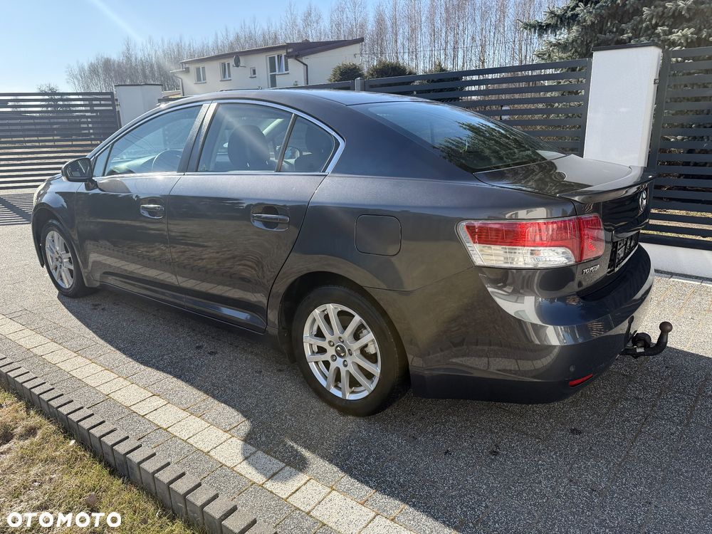 Toyota Avensis 1.8 Comfort - 4