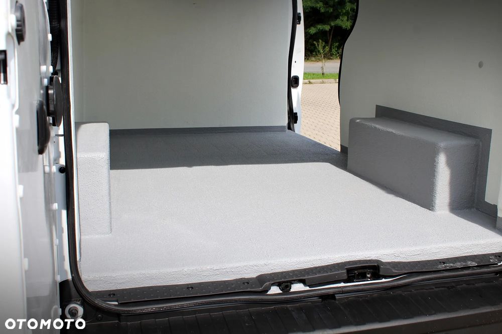 Renault Trafic - 13
