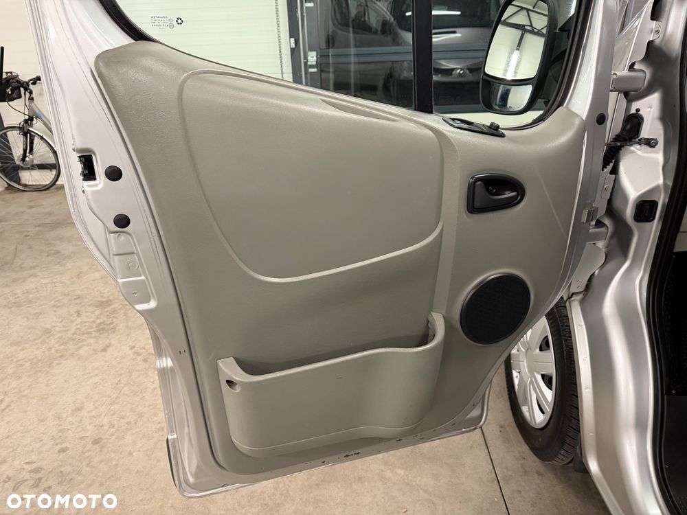 Renault Trafic - 18