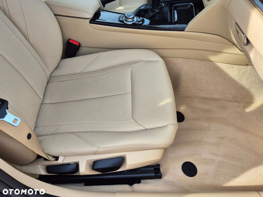 BMW Seria 3 318d Luxury Line - 19