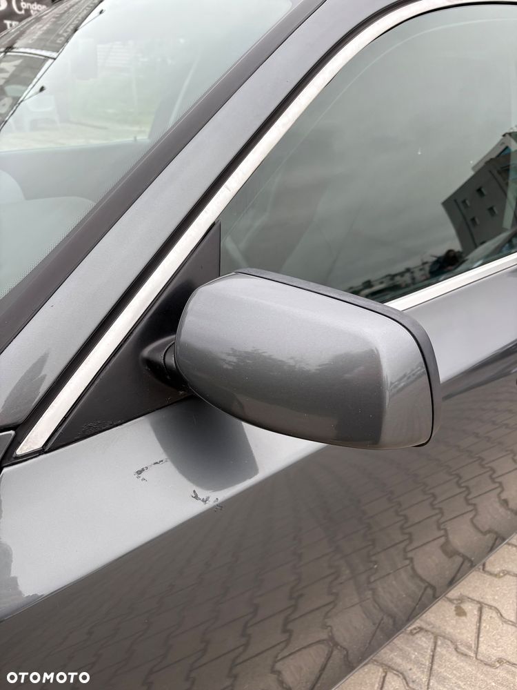 BMW Seria 5 525d - 14