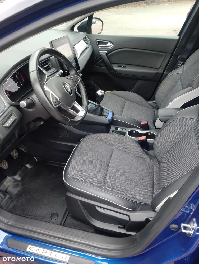 Renault Captur - 32