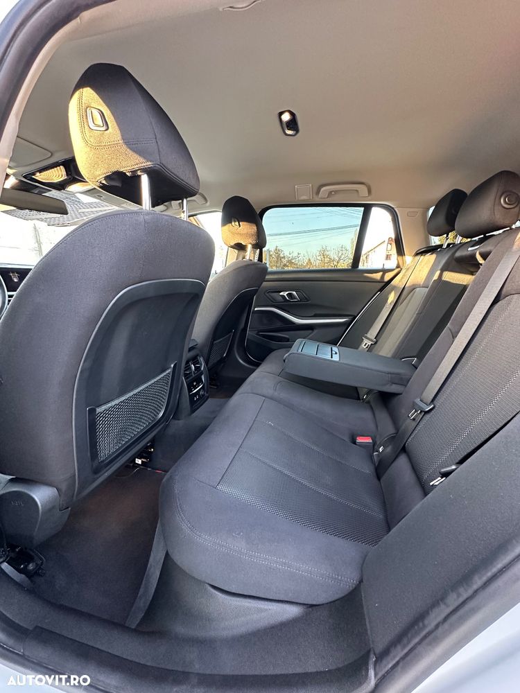 BMW Seria 3 318d Aut. Advantage - 28