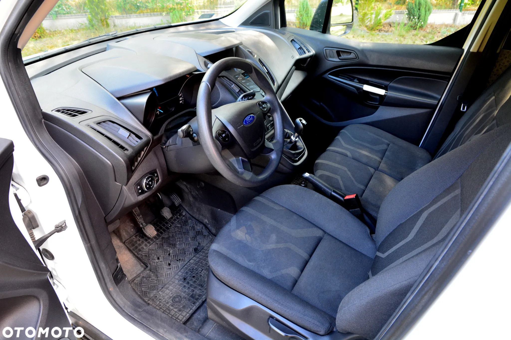 Ford Transit Connect - 10