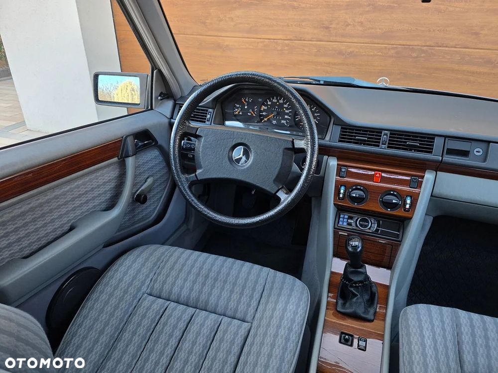 Mercedes-Benz W124 (1984-1993) - 8