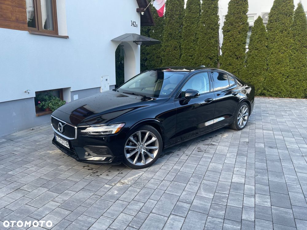 Volvo S60 T5 Momentum Pro - 1