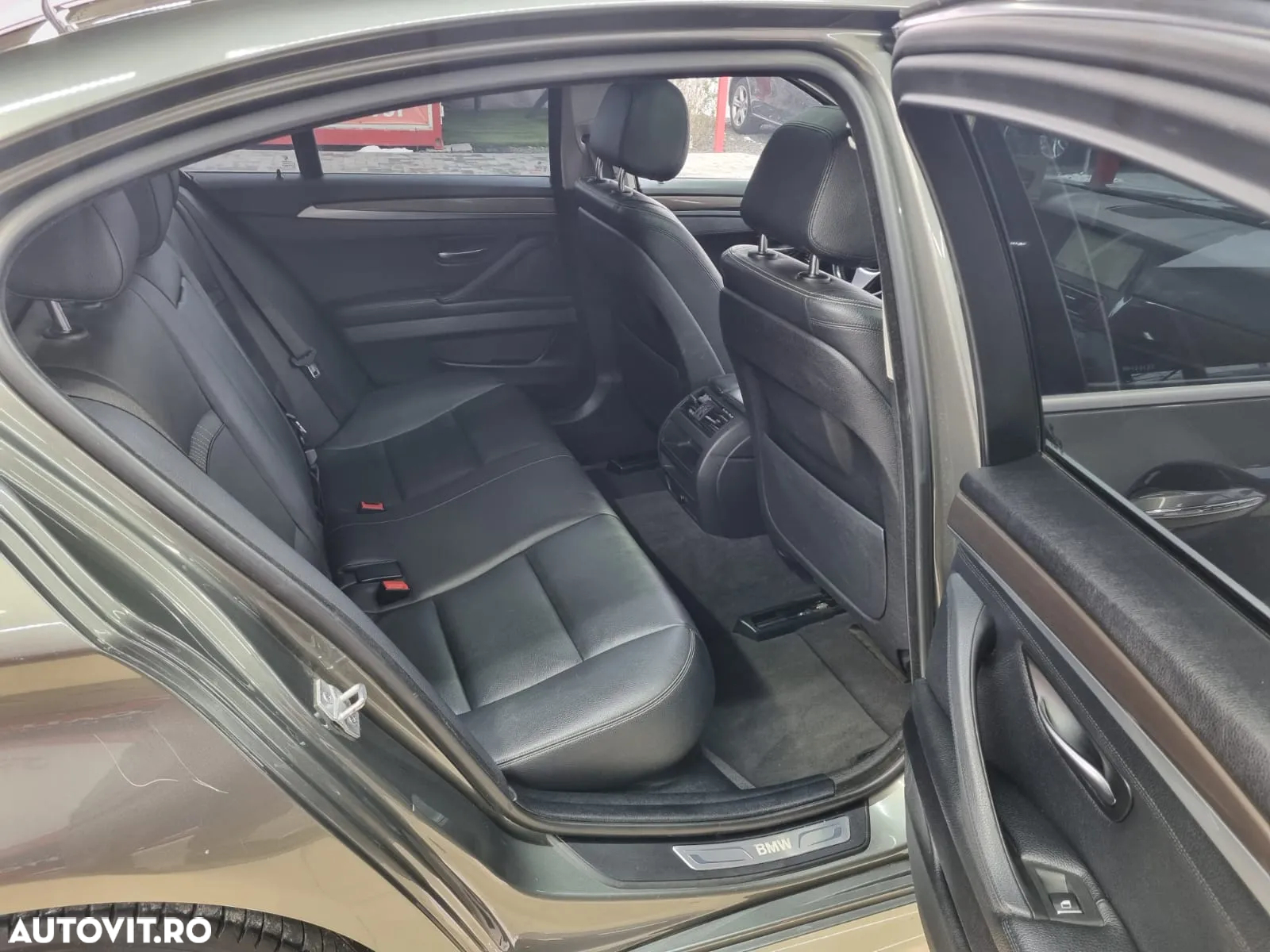 BMW Seria 5 520d xDrive - 26