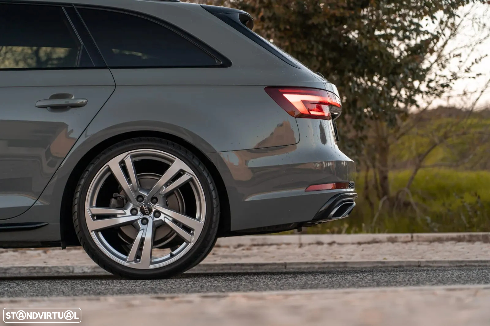 Audi A4 Avant 40 TDI S line S tronic - 11