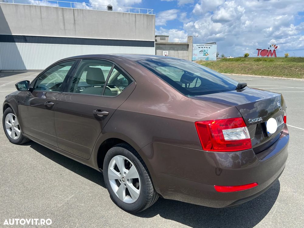 Skoda Octavia 1.6 TDI AMBITION - 13
