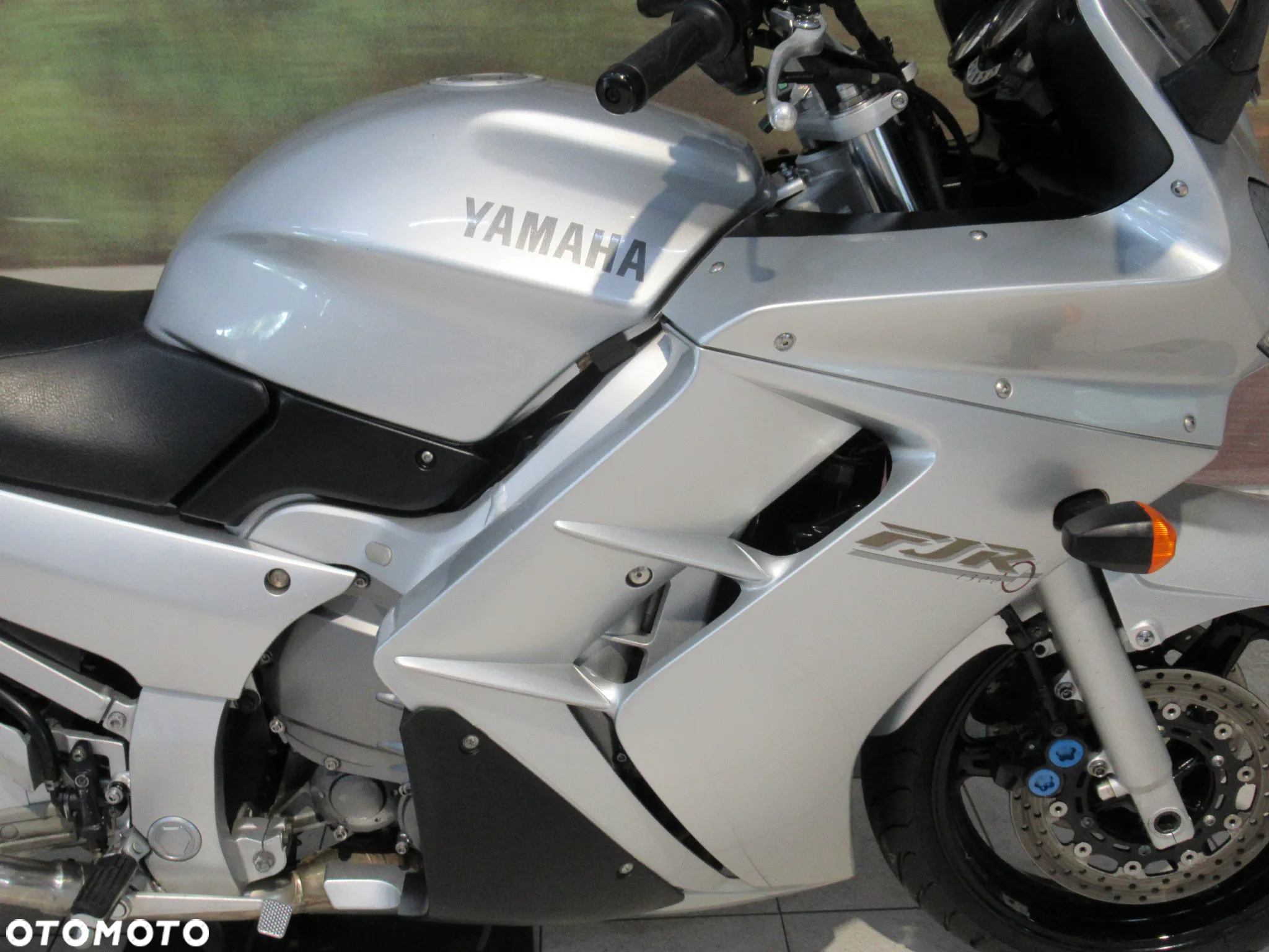 Yamaha FJR - 16