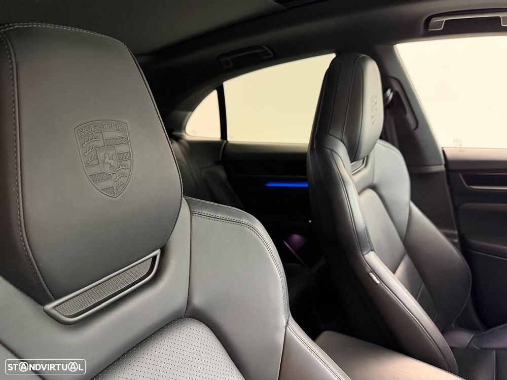 Porsche Macan Electric 4 - 19