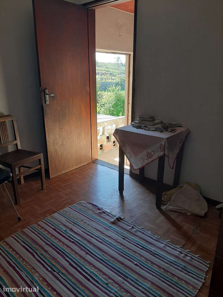MORADIA E TERRENO CENTRO SÃO MARTINHO RECEZINHOS PENAFIEL - Grande imagem: 4/18