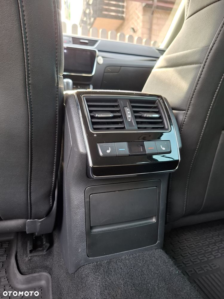 Skoda Superb Combi 2.0 TDI 4x4 DSG L&K - 15