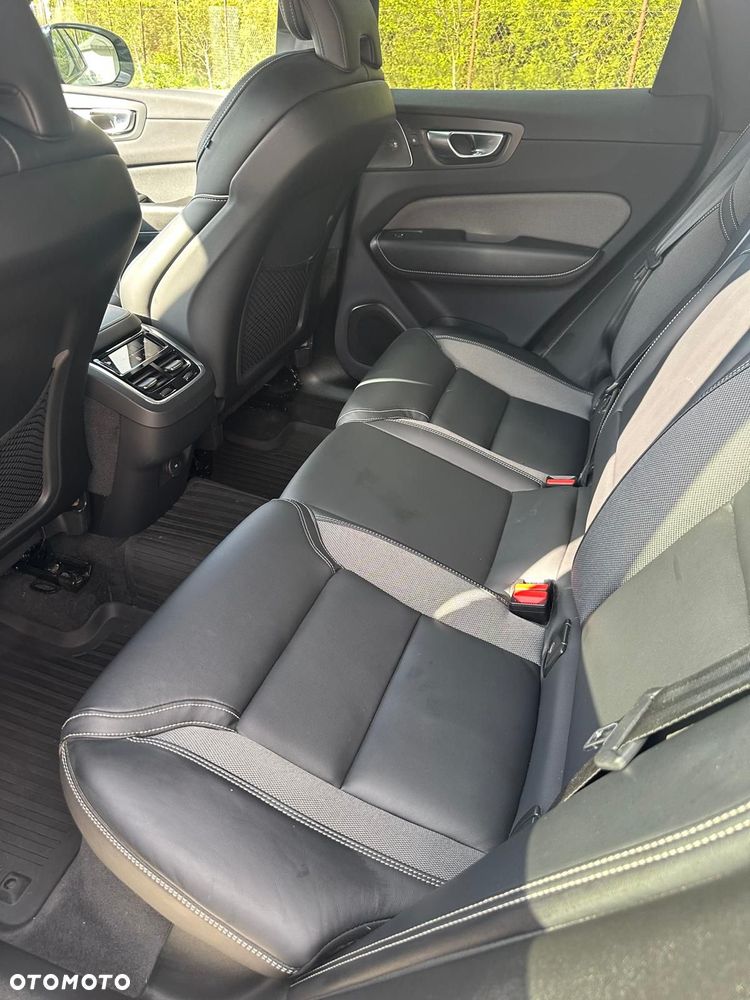 Volvo XC 60 B6 B AWD R-Design - 25