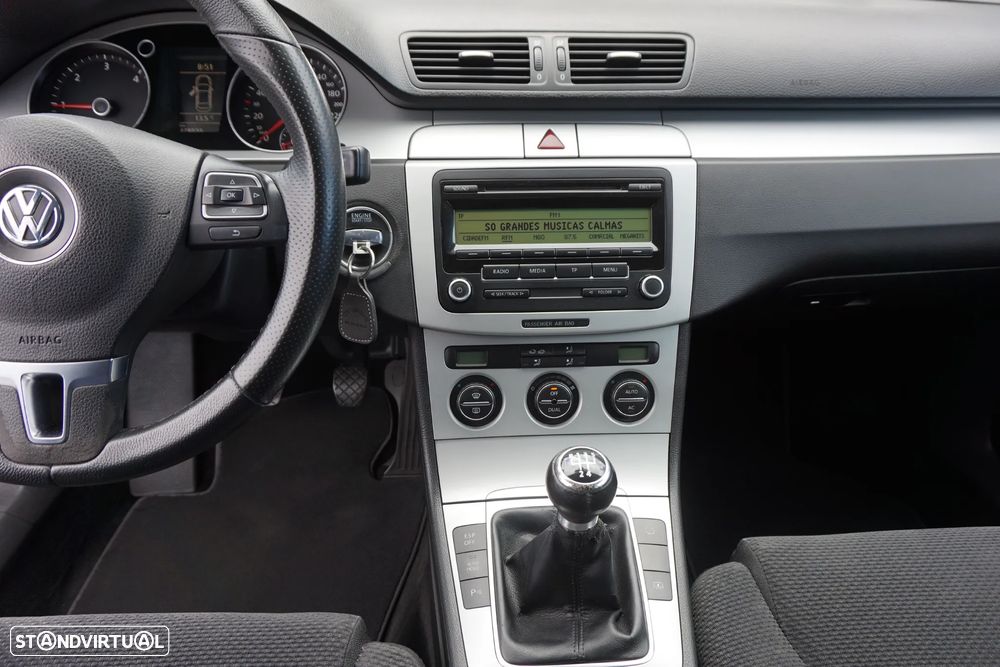 VW Passat 2.0 TDI BM Confortline - 31