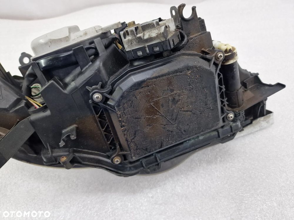 SUBARU OUTBACK III 3 / LEGACY IV 4 06-09 LEWA LAMPA PRZEDNIA PRZÓD KOMPLETNA XENON , NR KOITO 100-20959 , NR AUKCJI LA404 - 13