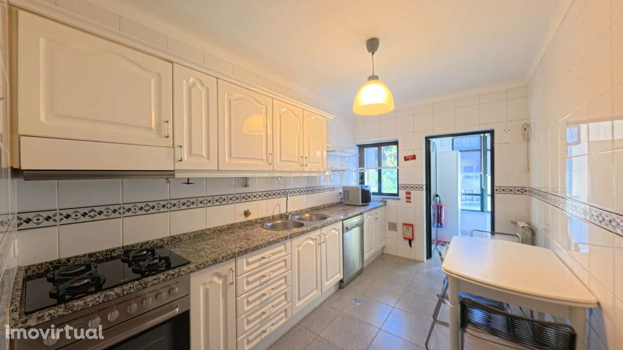 Apartamento T2 mobilado na Urbanização Vilabeira - Grande imagem: 4/13