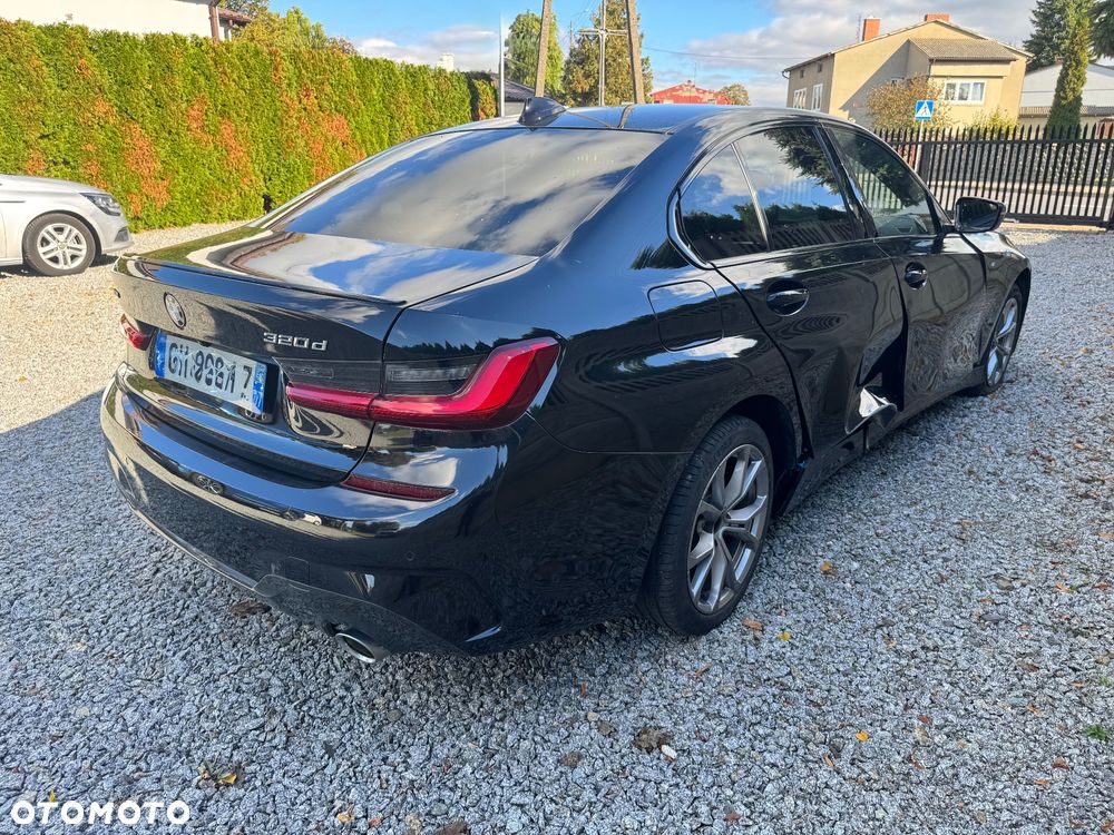 BMW Seria 3 320d xDrive M Sport - 4