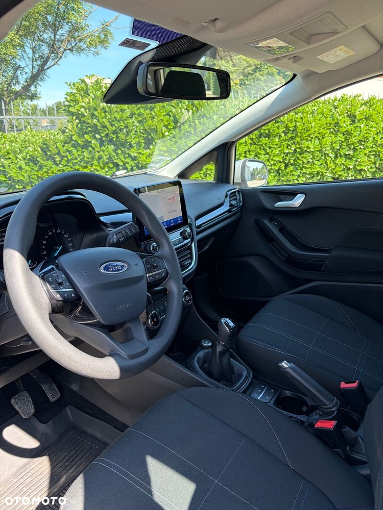 Ford Fiesta 1.1 S&S TITANIUM - 32