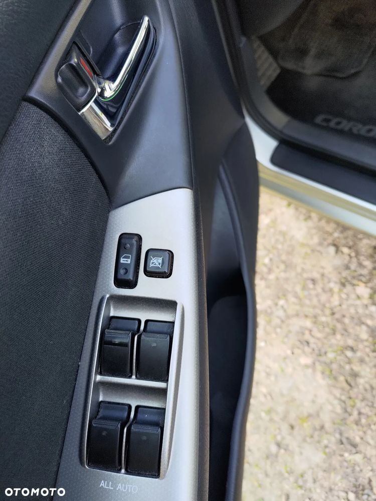 Toyota Corolla 1.6 VVT-i Sol - 12