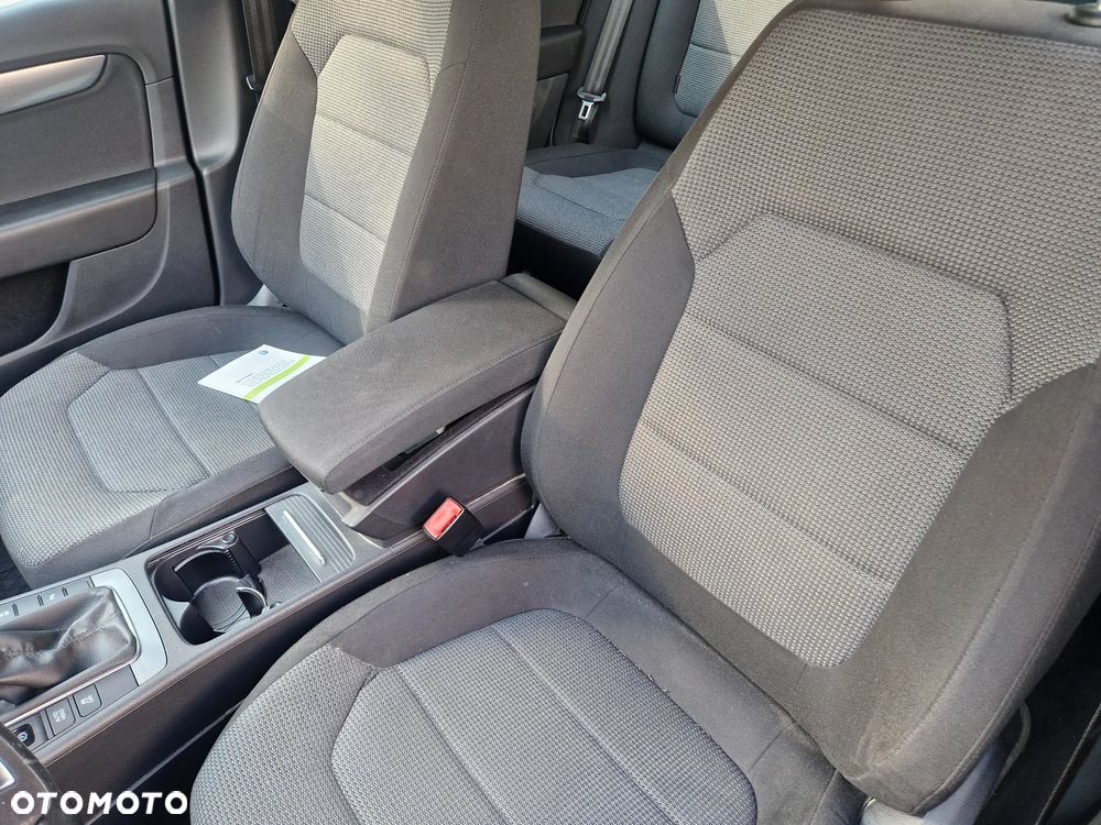 Volkswagen Passat 2.0 Blue TDI SCR Comfortline - 10
