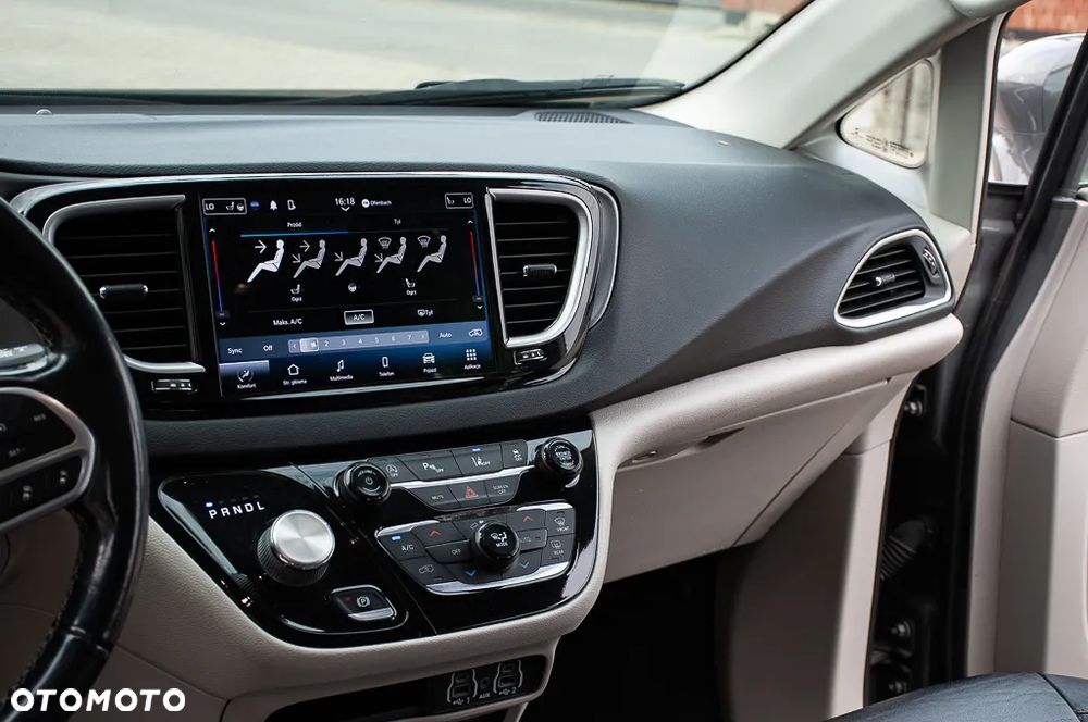 Chrysler Pacifica - 23