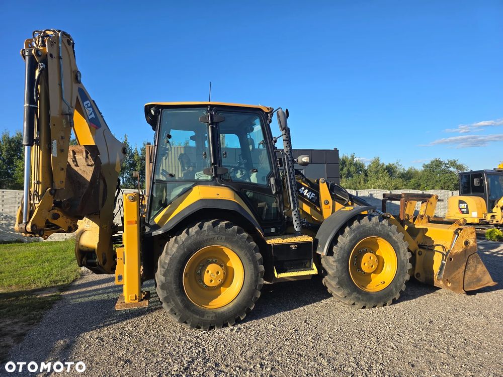 Caterpillar - 13