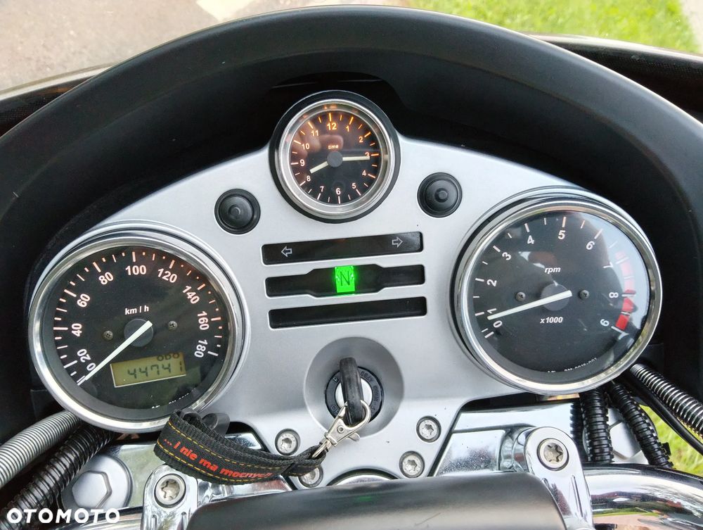 BMW R - 6