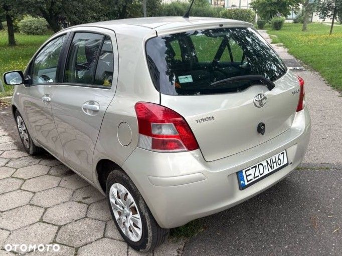 Toyota Yaris 1.33 Luna - 4