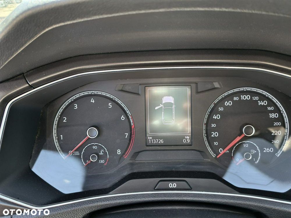 Volkswagen T-Roc - 13